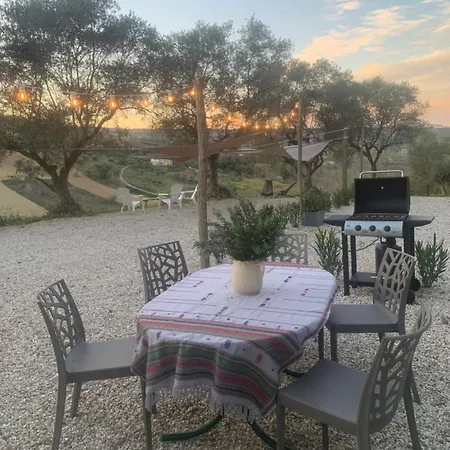 Bed En Bubbels Bennie En Liisa *